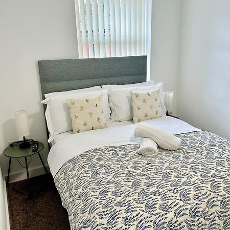 Failsworth Luxury Apartment With Free Parking By Daley Stays Manchester Exterior foto