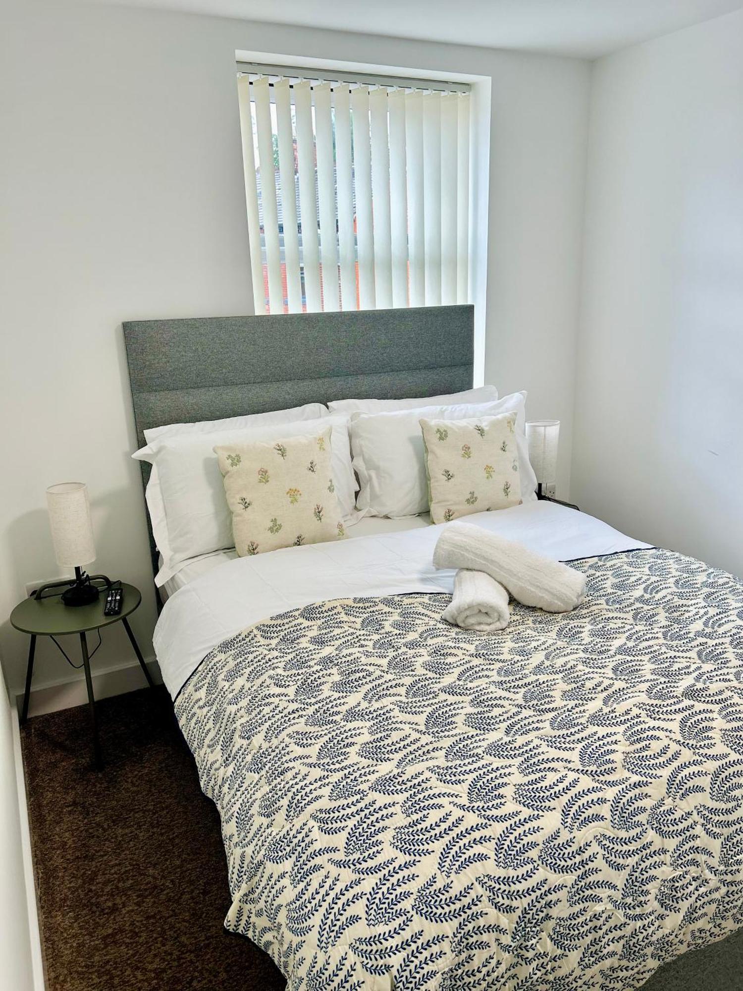 Failsworth Luxury Apartment With Free Parking By Daley Stays Manchester Exterior foto